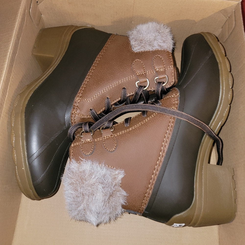Women's shoes